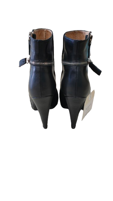 Mi Piaci black ankle boots - back view