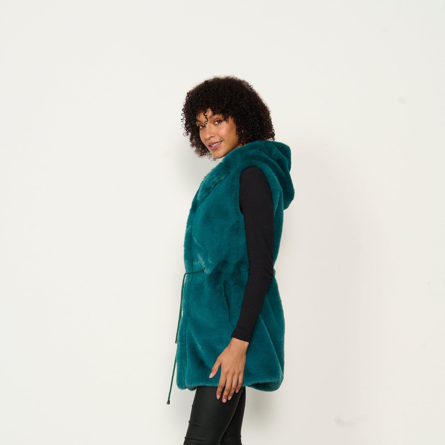 Caju Faux Fur Vest with Drawstring Waist and Hood - Emerald #778