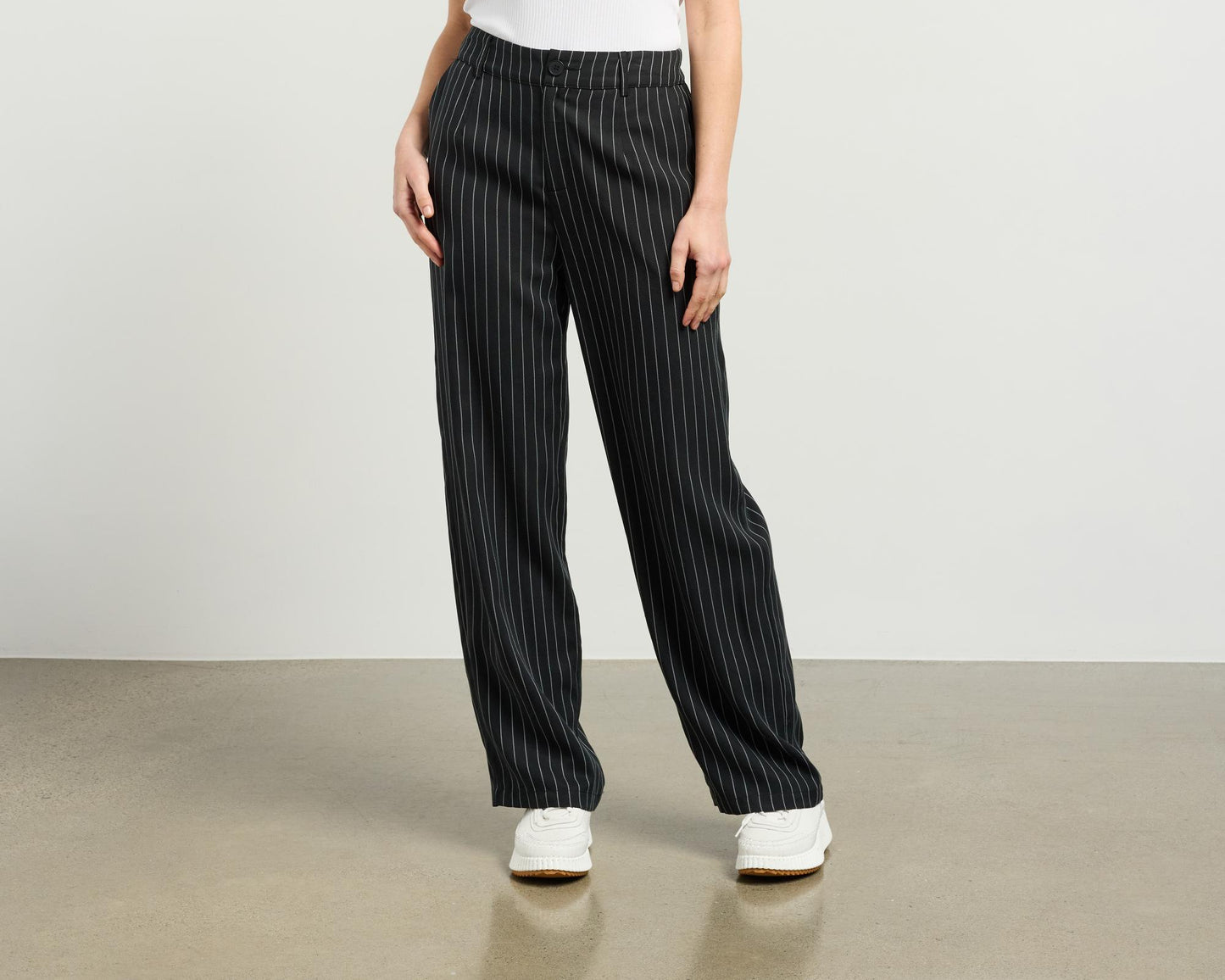 et alia Riley Pant - Black Pinstripe