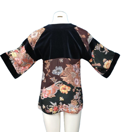 PRE OWNED Vintage Isabel Harworth of Hadney 5 Kimono