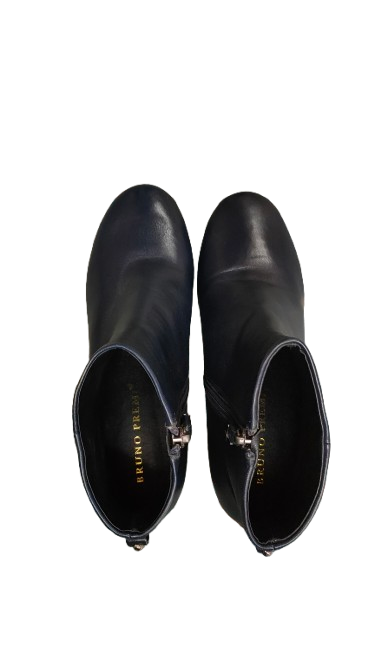 PRE OWNED Bruno Premi Black Leather Ankle Boots