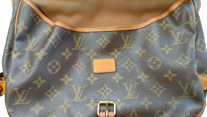 Louis Vuitton Saumur 30 back view showing second flap and vachetta leather trim