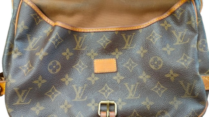 Louis Vuitton Saumur 30 back view showing second flap and vachetta leather trim