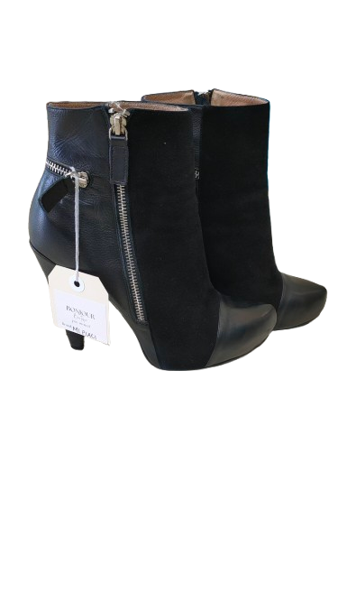 Mi Piaci black ankle boots - side view